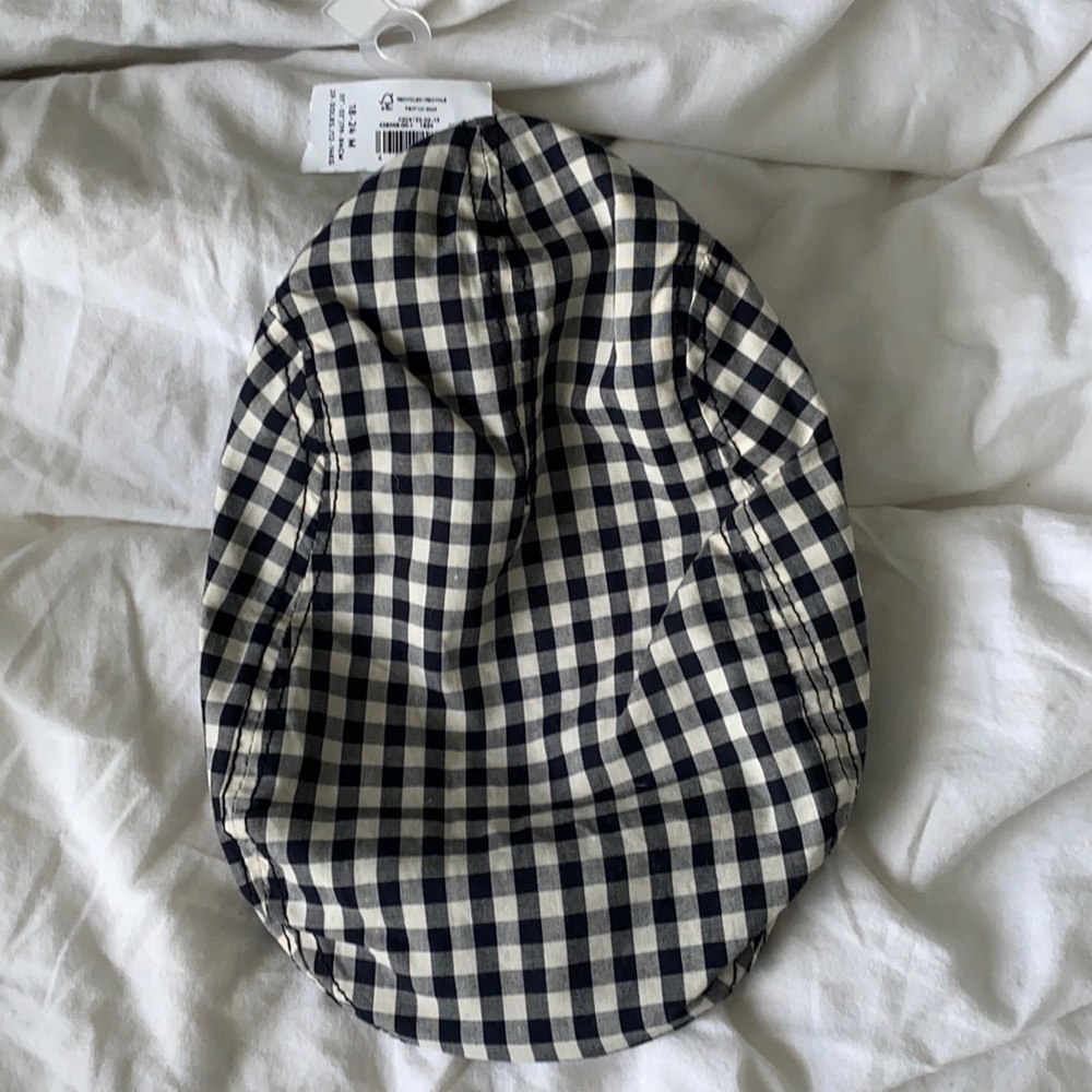Old navy black/ white checkered cap NWT 18-24